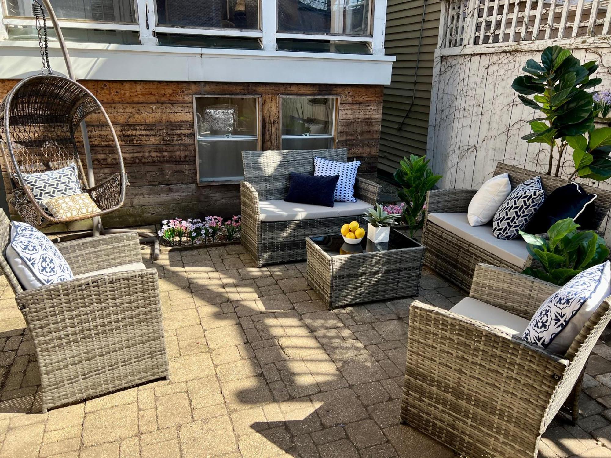 3 Bedroom Spacious Home In Ideal Location W Free Parking Back Yard Pets Welcome Чикаго Экстерьер фото