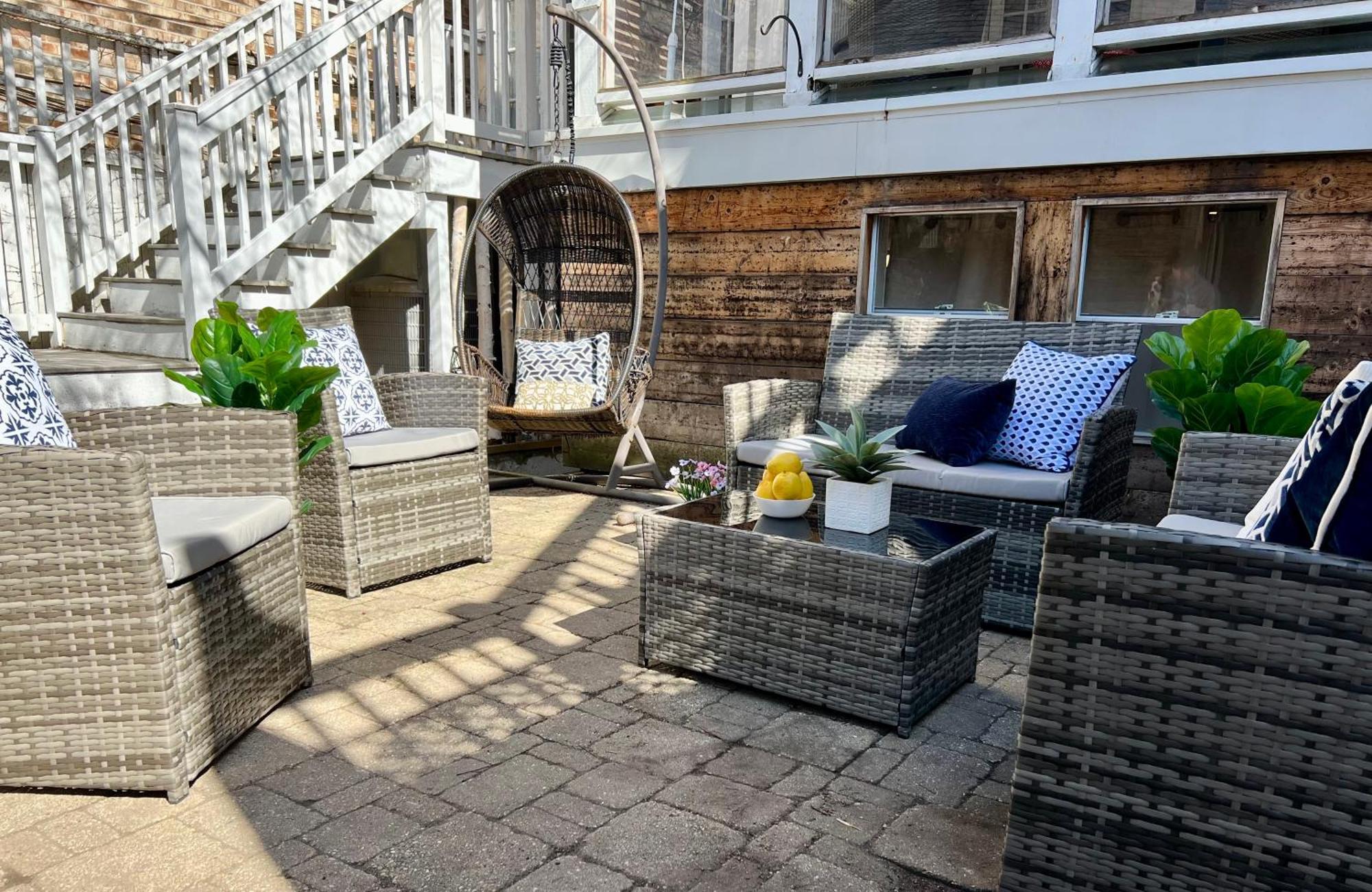 3 Bedroom Spacious Home In Ideal Location W Free Parking Back Yard Pets Welcome Чикаго Экстерьер фото