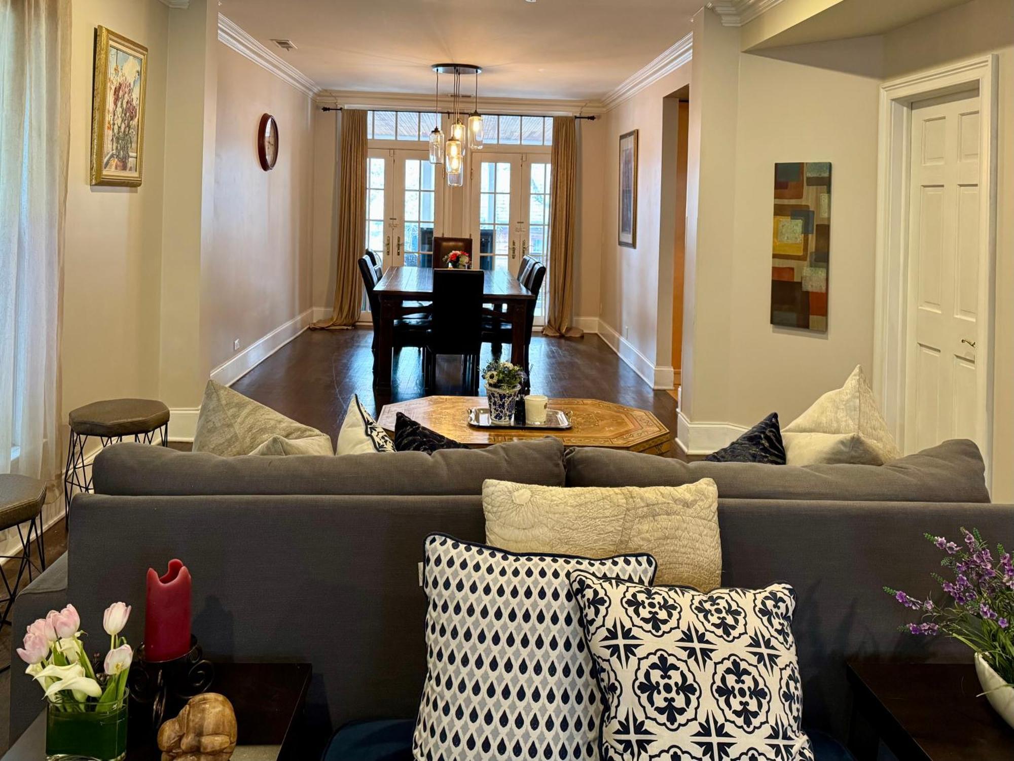 3 Bedroom Spacious Home In Ideal Location W Free Parking Back Yard Pets Welcome Чикаго Экстерьер фото
